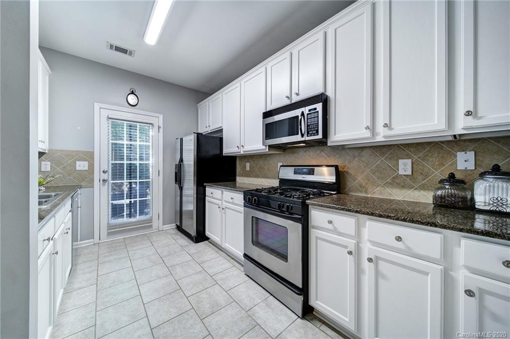 2107 Midnight Blue Lane Fort Mill, SC 29708 - Photo 9 of 29