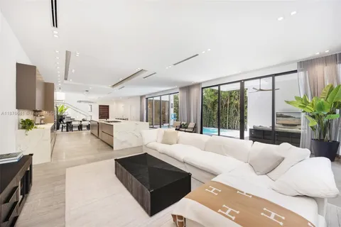 $4,900,000 | 2321 Trapp Avenue, Coconut Grove, FL 33133