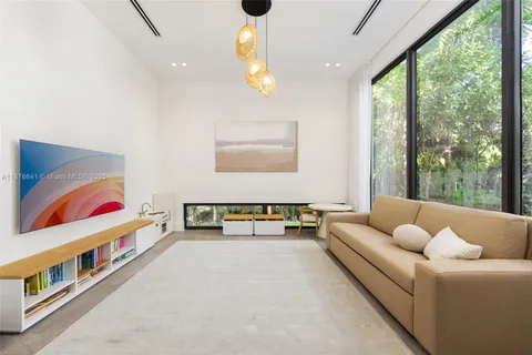 $4,900,000 | 2321 Trapp Avenue, Coconut Grove, FL 33133