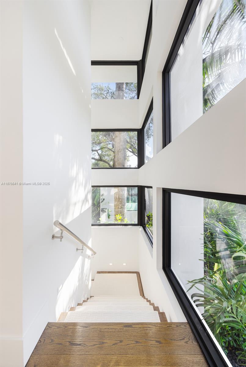 2321 Trapp Avenue Coconut Grove, FL 33133 - Photo 15 of 38 a view of entryway