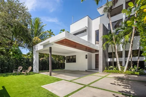 $4,900,000 | 2321 Trapp Avenue, Coconut Grove, FL 33133
