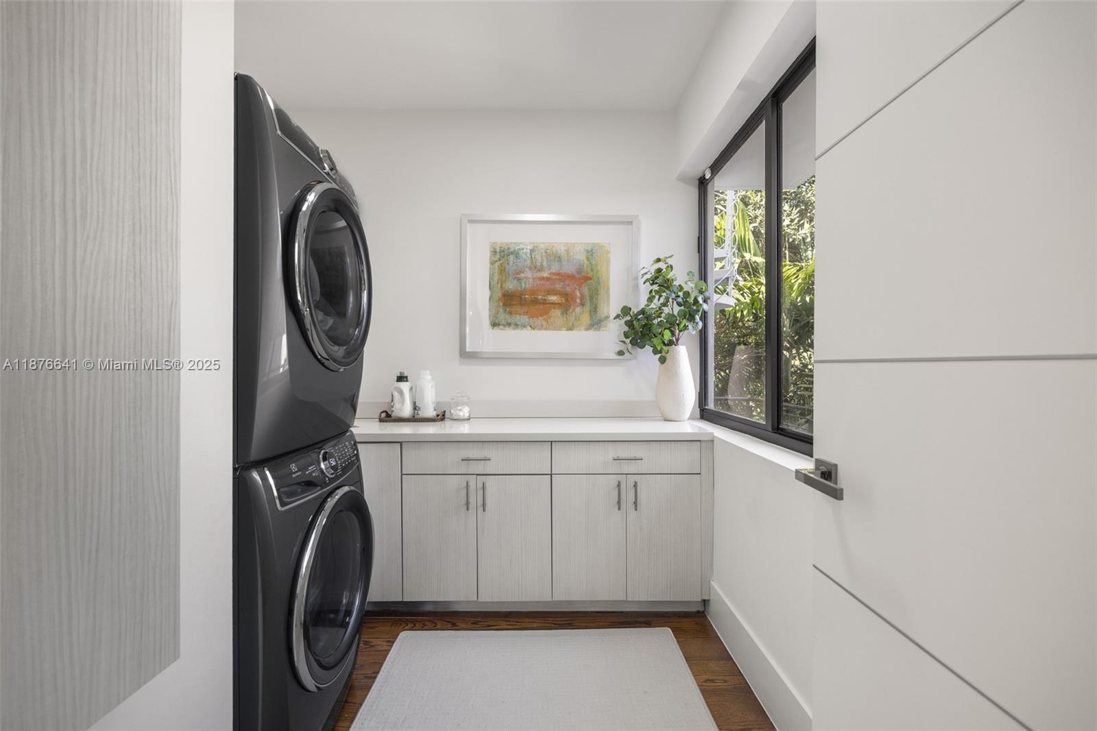2321 Trapp Avenue Coconut Grove, FL 33133 - Photo 29 of 38 a utility room with dryer and washer