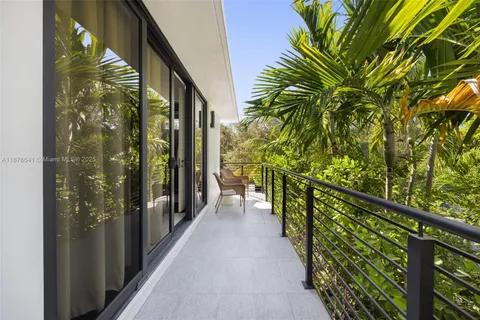 $4,900,000 | 2321 Trapp Avenue, Coconut Grove, FL 33133