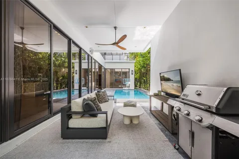 $4,900,000 | 2321 Trapp Avenue, Coconut Grove, FL 33133