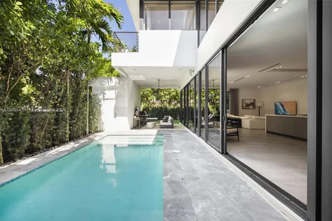 $4,900,000 | 2321 Trapp Avenue, Coconut Grove, FL 33133