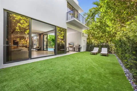 $4,900,000 | 2321 Trapp Avenue, Coconut Grove, FL 33133