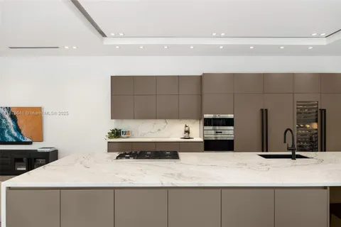 $4,900,000 | 2321 Trapp Avenue, Coconut Grove, FL 33133