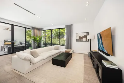 $4,900,000 | 2321 Trapp Avenue, Coconut Grove, FL 33133