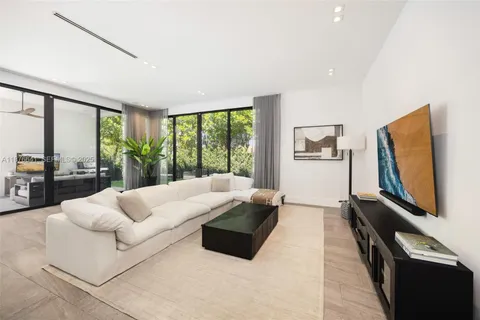 $4,750,000 | 2321 Trapp Avenue, Coconut Grove, FL 33133