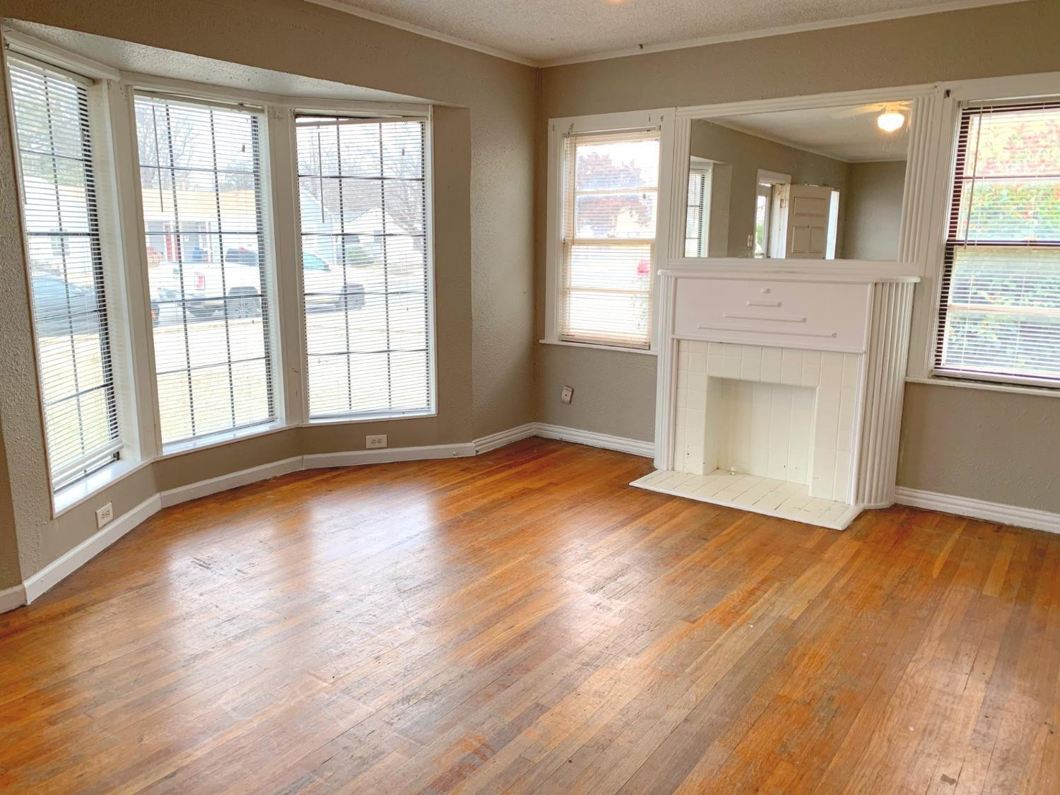 2123 30th Street Lubbock, TX 79411 - Photo 3 of 14 Photo 3