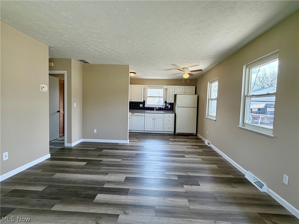 496 Crickett Road Chardon, OH 44024 - Photo 8 of 26
