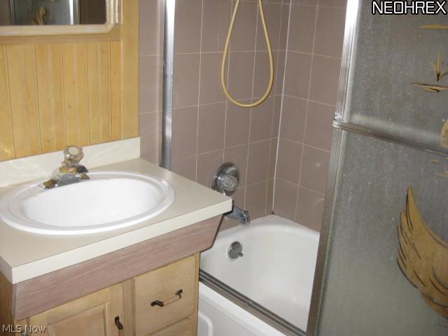 6009 Randy Road Bedford Heights, OH 44146 - Photo 5 of 6