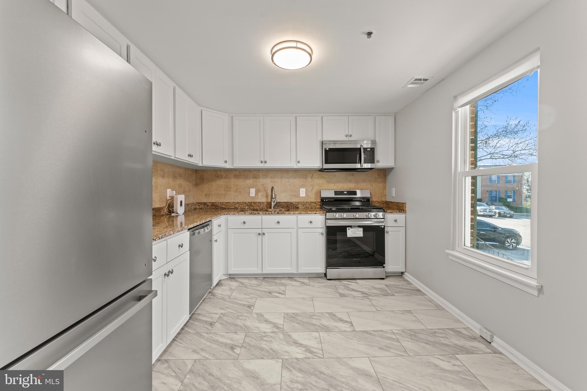 2007 St Bernadines Way Capitol Heights, MD 20743 - Photo 4 of 24 Upgraded Kitchen with all new appliances