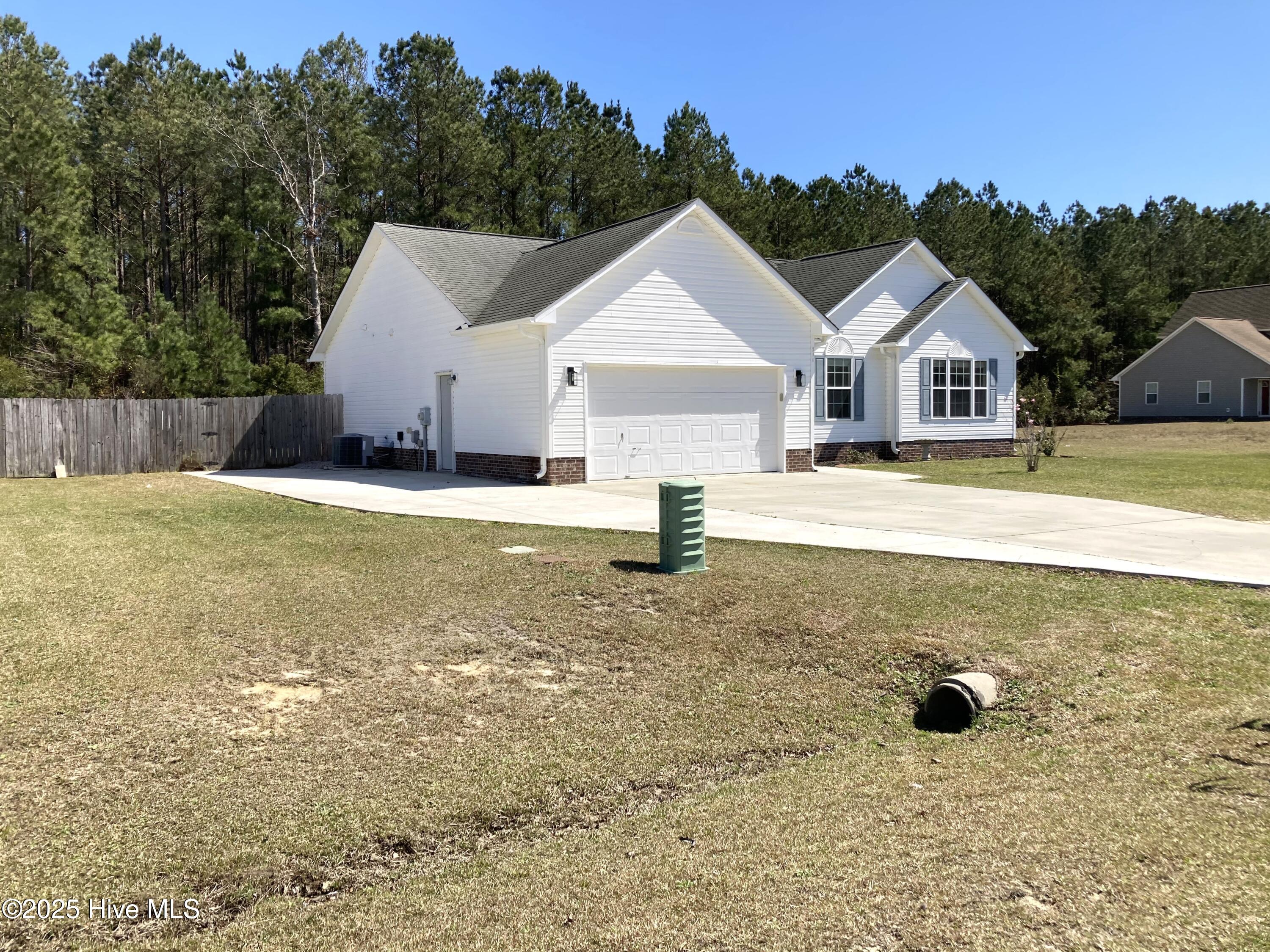 311 Springcreek Court Hubert, NC 28539 - Photo 2 of 13 IMG_2696