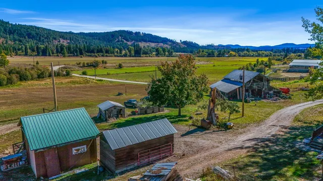 $2,000,000 | 351 Skookum Creek Road, Usk, WA 99180