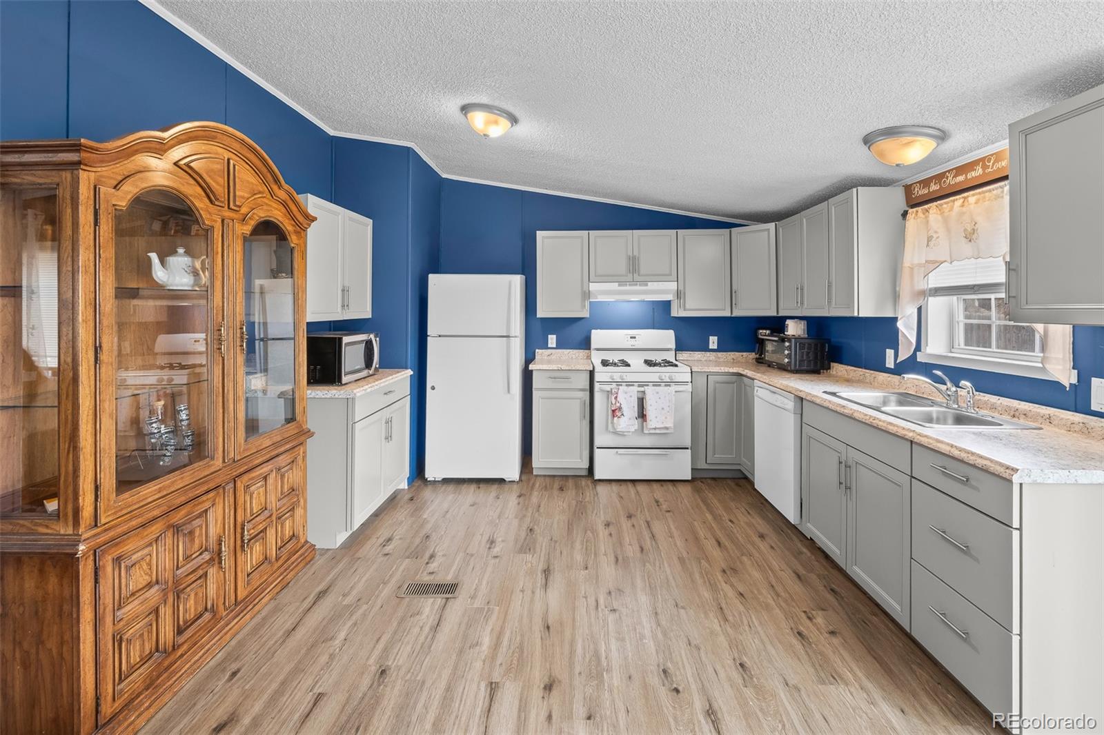 8373 Monroe Circle Denver, CO 80229 - Photo 9 of 21