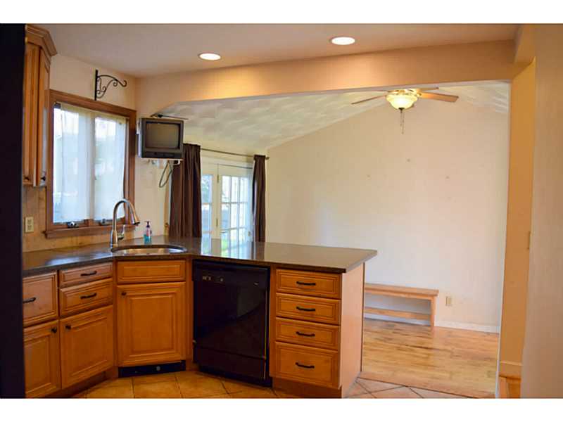 6 Tucker Road Smithfield, RI 02828 - Photo 4 of 21 Kitchen.