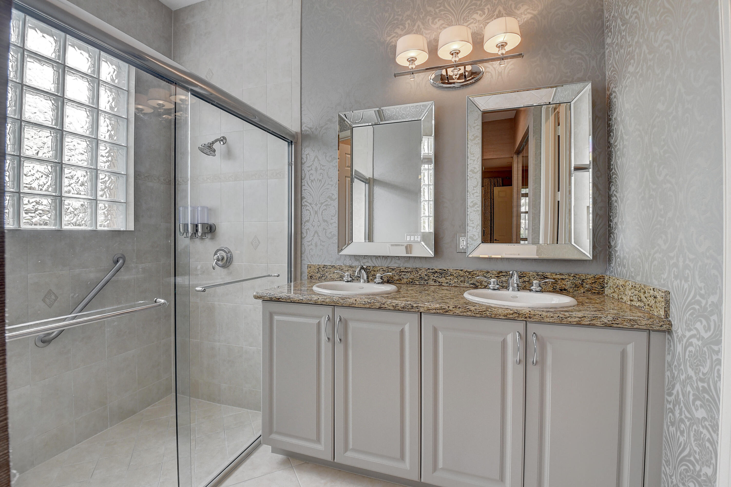 9361 Ivory Isle Road Boynton Beach, FL 33473 - Photo 17 of 66 MAIN BATH