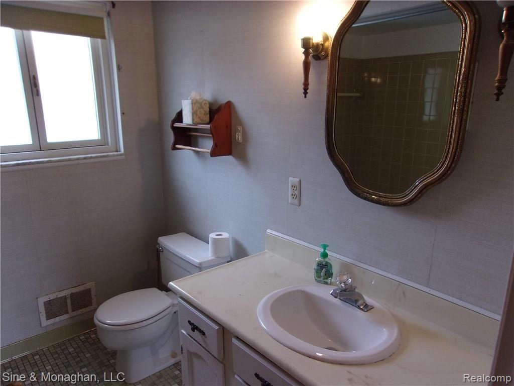 6856 Swartout Road Algonac, MI 48001 - Photo 22 of 33 100_1186.JPG