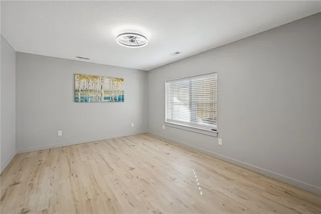 $289,500 | 1109 South Woodbury Street, Independence, MO 64050