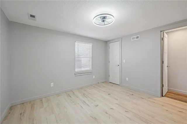 $289,500 | 1109 South Woodbury Street, Independence, MO 64050