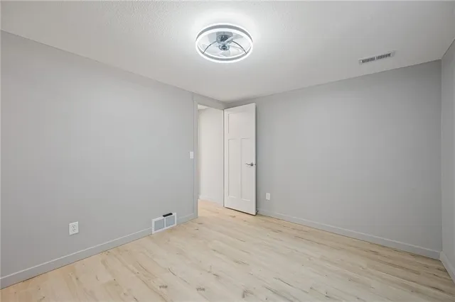 $289,500 | 1109 South Woodbury Street, Independence, MO 64050