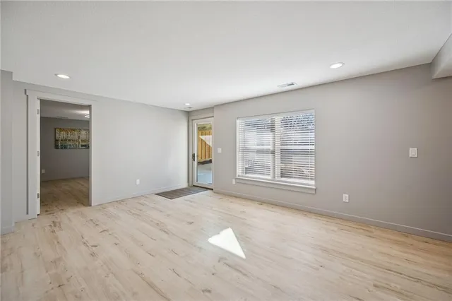 $289,500 | 1109 South Woodbury Street, Independence, MO 64050