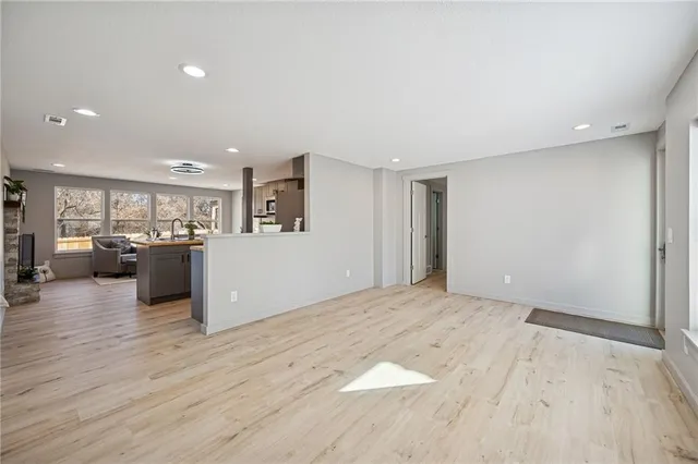 $289,500 | 1109 South Woodbury Street, Independence, MO 64050