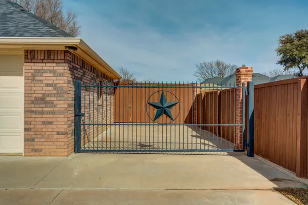 $799,000 | 5403 County Road 1420, Lubbock, TX 79407