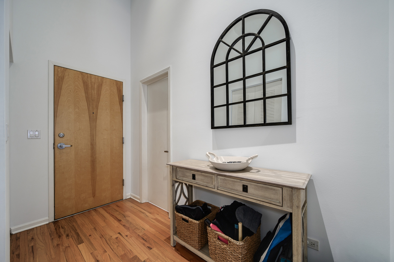 758 North Larrabee Street, Unit 514 Chicago, IL 60654 - Photo 2 of 20