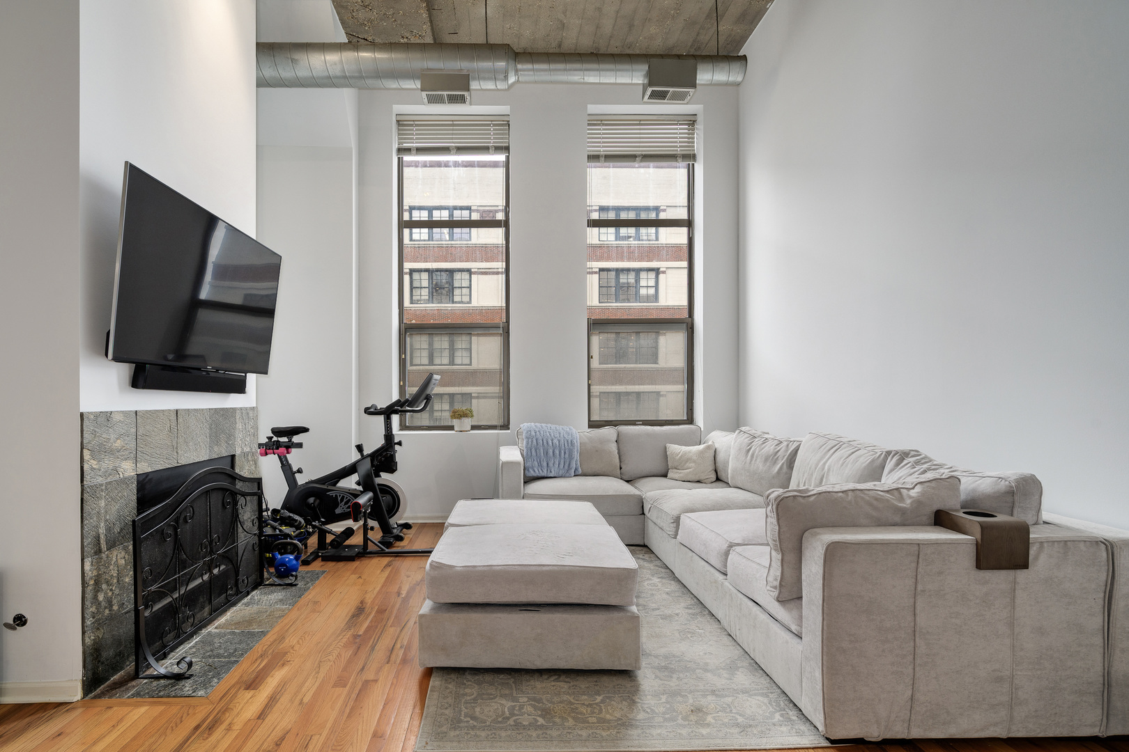 758 North Larrabee Street, Unit 514 Chicago, IL 60654 - Photo 6 of 20