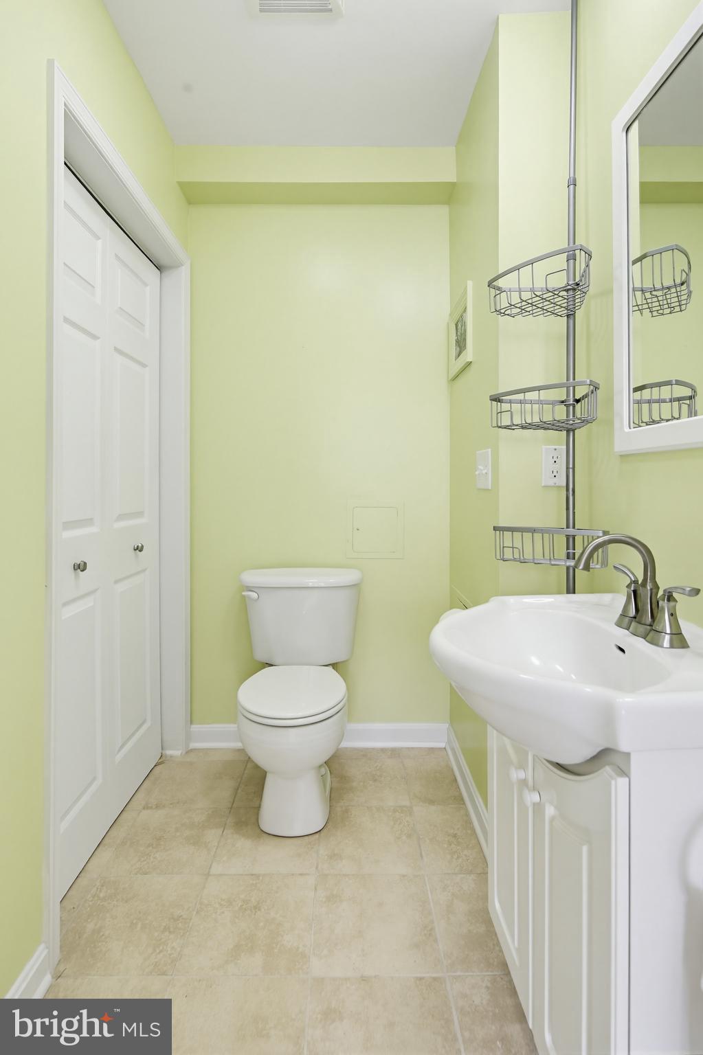 955 Truro Lane Crofton, MD 21114 - Photo 26 of 36 Half Bath