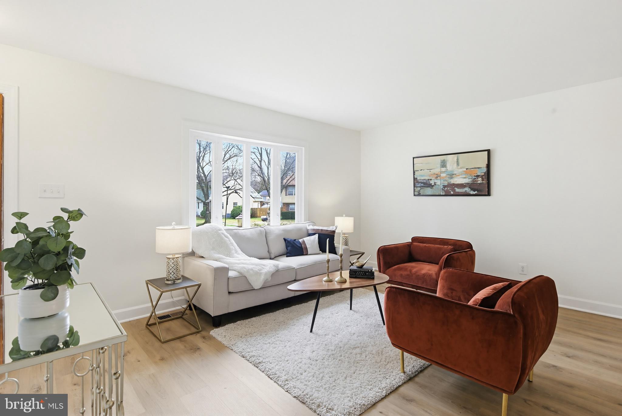 955 Truro Lane Crofton, MD 21114 - Photo 3 of 36 Fresh paint brightens up the living room