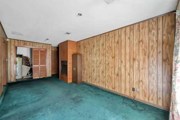 $185,000 | 807 Doctor Martin Luther King Junior Place North, Conroe, TX 77301