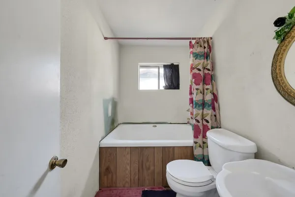 $185,000 | 807 Doctor Martin Luther King Junior Place North, Conroe, TX 77301