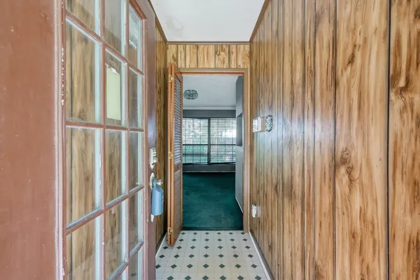 $185,000 | 807 Doctor Martin Luther King Junior Place North, Conroe, TX 77301