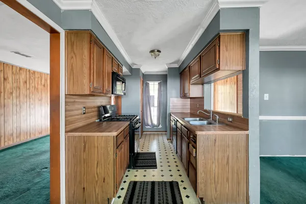 $185,000 | 807 Doctor Martin Luther King Junior Place North, Conroe, TX 77301