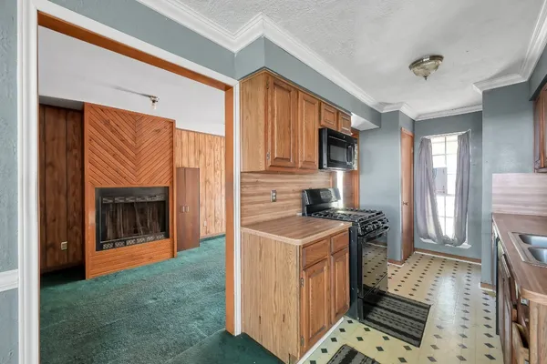 $185,000 | 807 Doctor Martin Luther King Junior Place North, Conroe, TX 77301