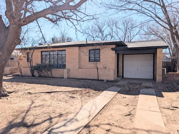 $1,099 | 2421 31st Street, Lubbock, TX 79411