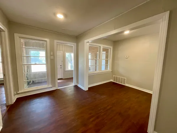 $1,099 | 2421 31st Street, Lubbock, TX 79411