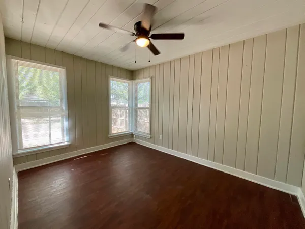 $1,099 | 2421 31st Street, Lubbock, TX 79411