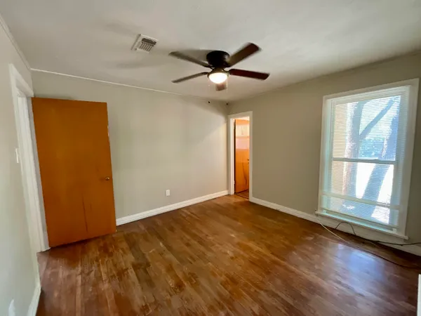 $1,099 | 2421 31st Street, Lubbock, TX 79411