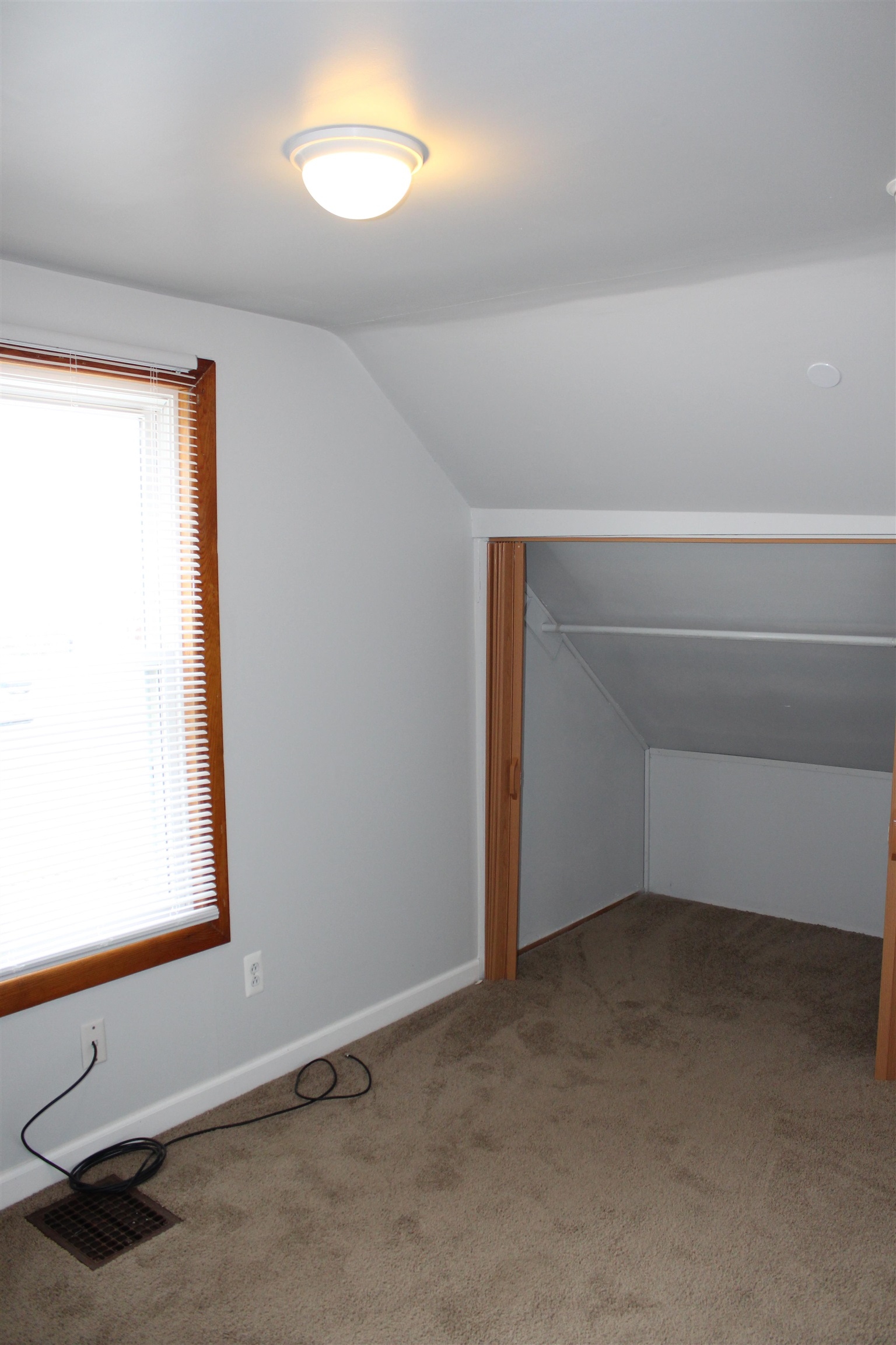 19537 12 Mile Road Roseville, MI 48066 - Photo 6 of 16
