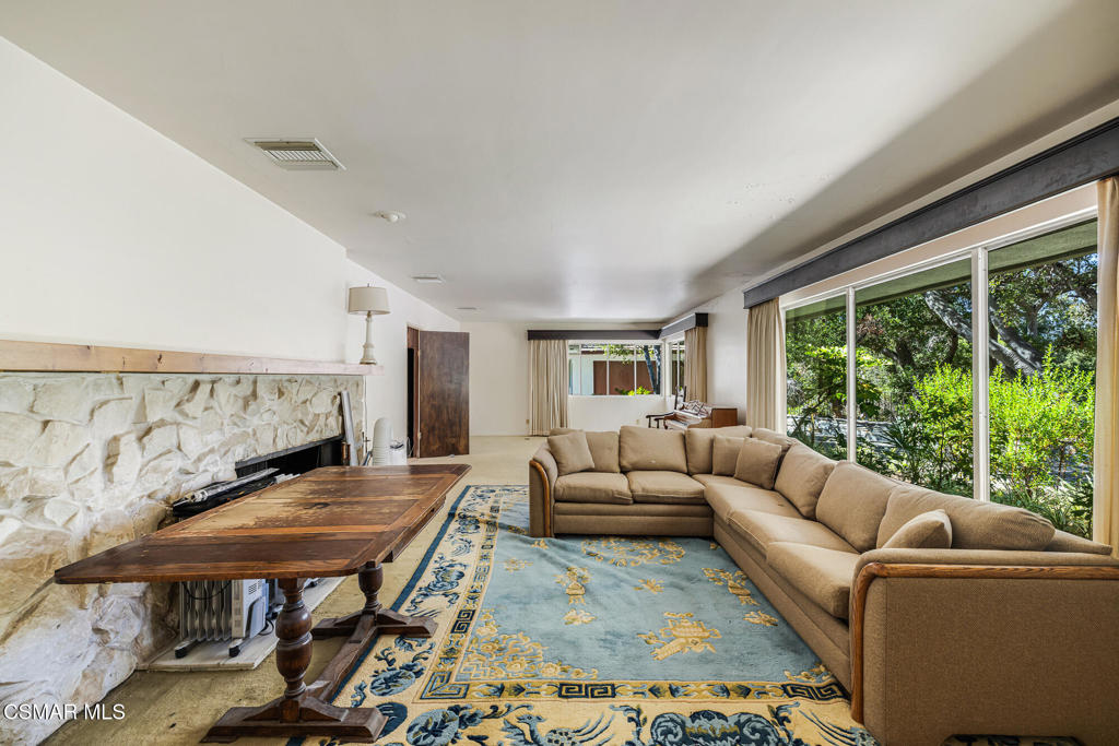 25820 Piuma Road Calabasas, CA 91302 - Photo 9 of 57 Gallery Image 9