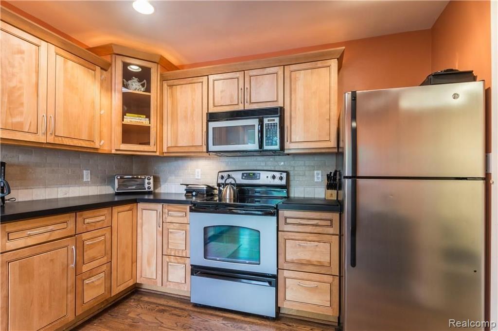 4043 West Maple Road, Unit D Bloomfield Hills, MI 48301 - Photo 8 of 24