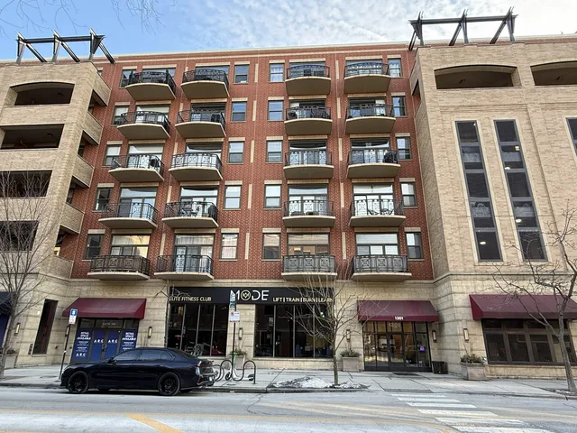 $3,200 | 1301 West Madison Street, Unit 213, Chicago, IL 60607