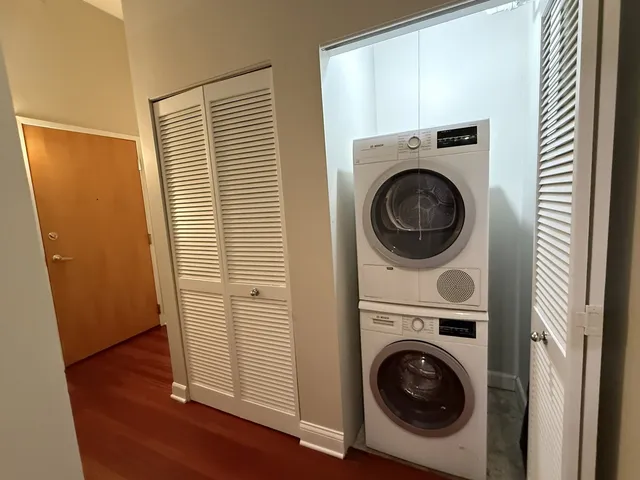 $3,200 | 1301 West Madison Street, Unit 213, Chicago, IL 60607