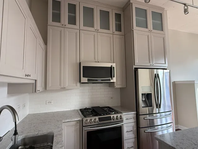 $3,200 | 1301 West Madison Street, Unit 213, Chicago, IL 60607