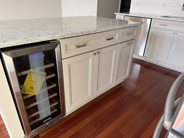 $3,200 | 1301 West Madison Street, Unit 213, Chicago, IL 60607