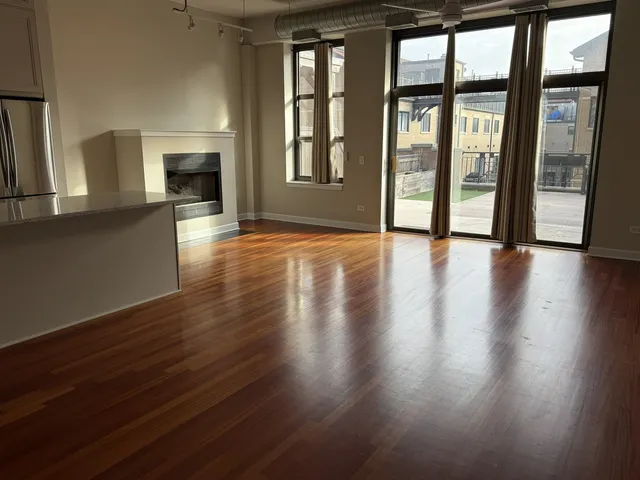 $3,200 | 1301 West Madison Street, Unit 213, Chicago, IL 60607